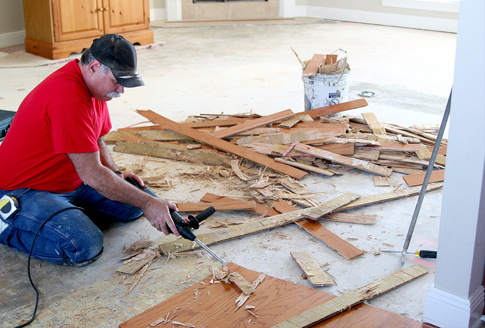 960x650Removingfloor.jpg?Revision=XZj1&Timestamp=YTmxFx