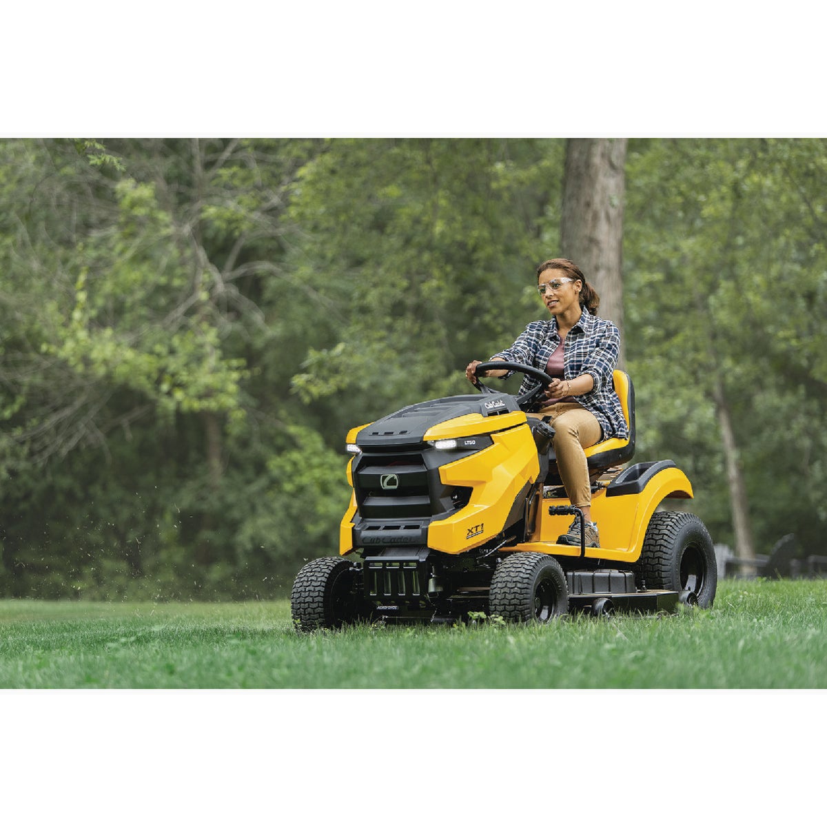 Cub Cadet XT1 Enduro LT 50 In. 24 HP Kohler Riding Lawn Tractor Image 3