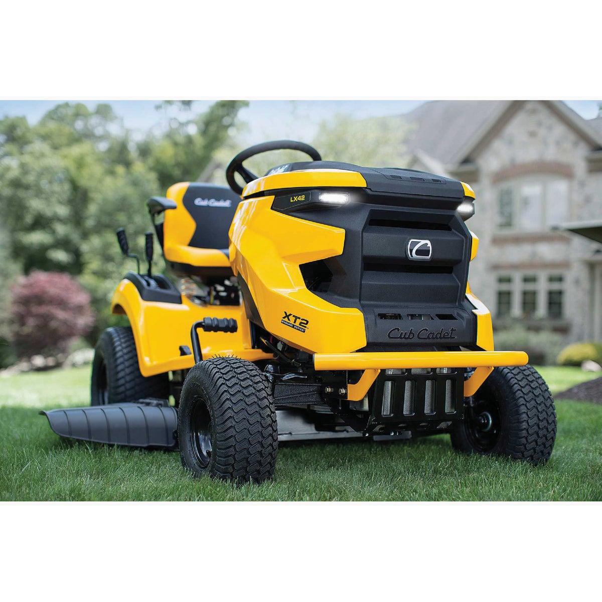 Cub Cadet XT2 Enduro LX 42 In. 20 HP Kohler Riding Lawn Tractor Image 6
