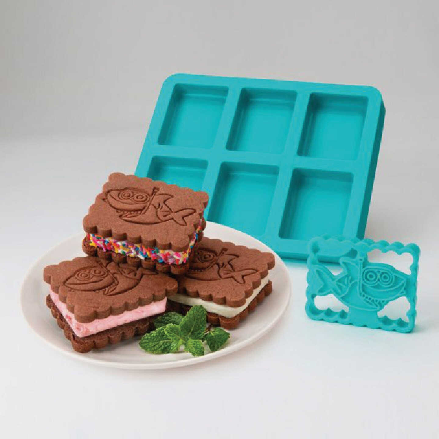 Mobi Shark Shaped Ice Cream Sandwich Maker Image 1