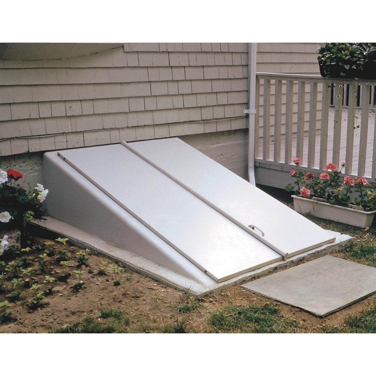 CLASC SZ B BASEMENT DOOR