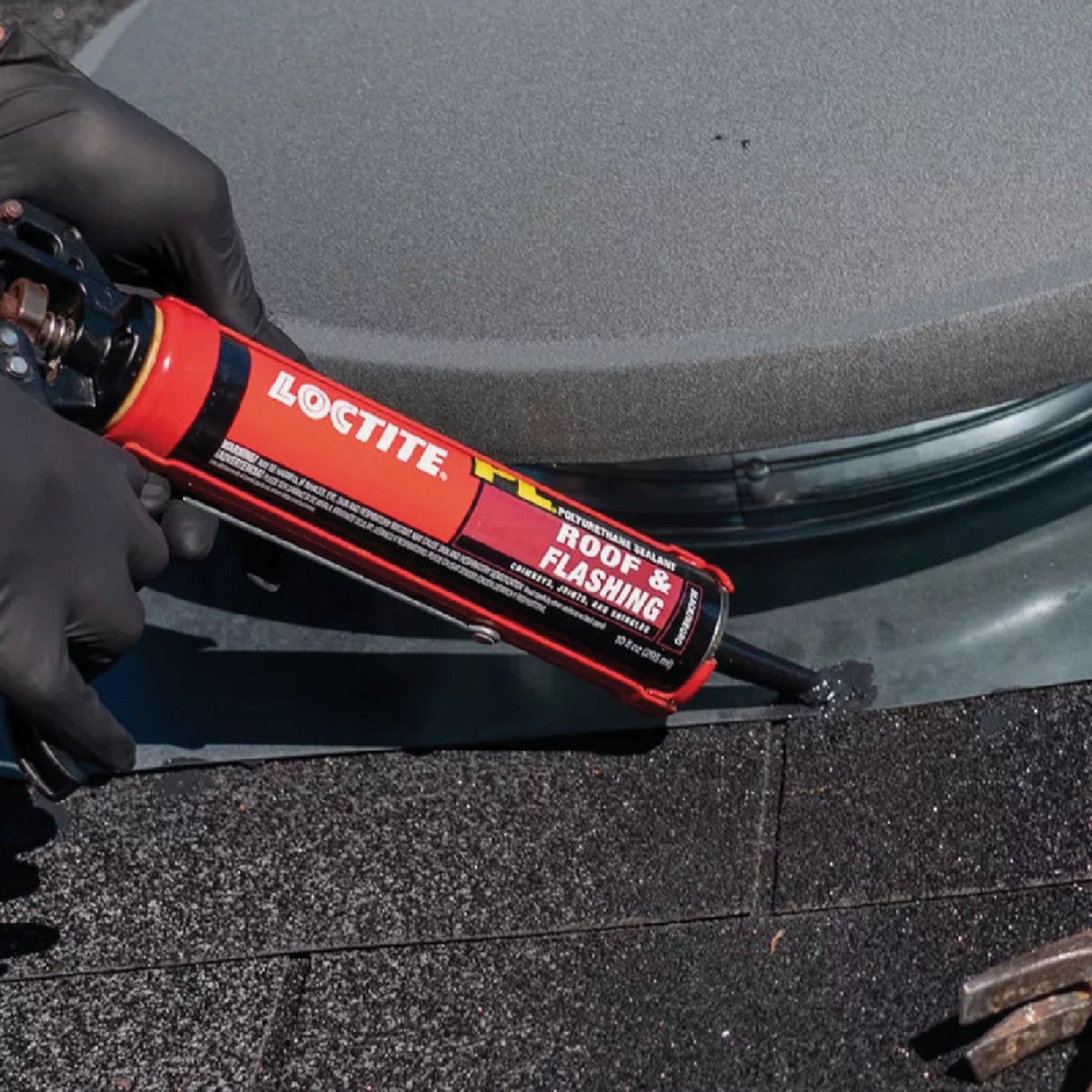 LOCTITE PL S30 Polyurethane Roof & Flashing Sealant Image 2
