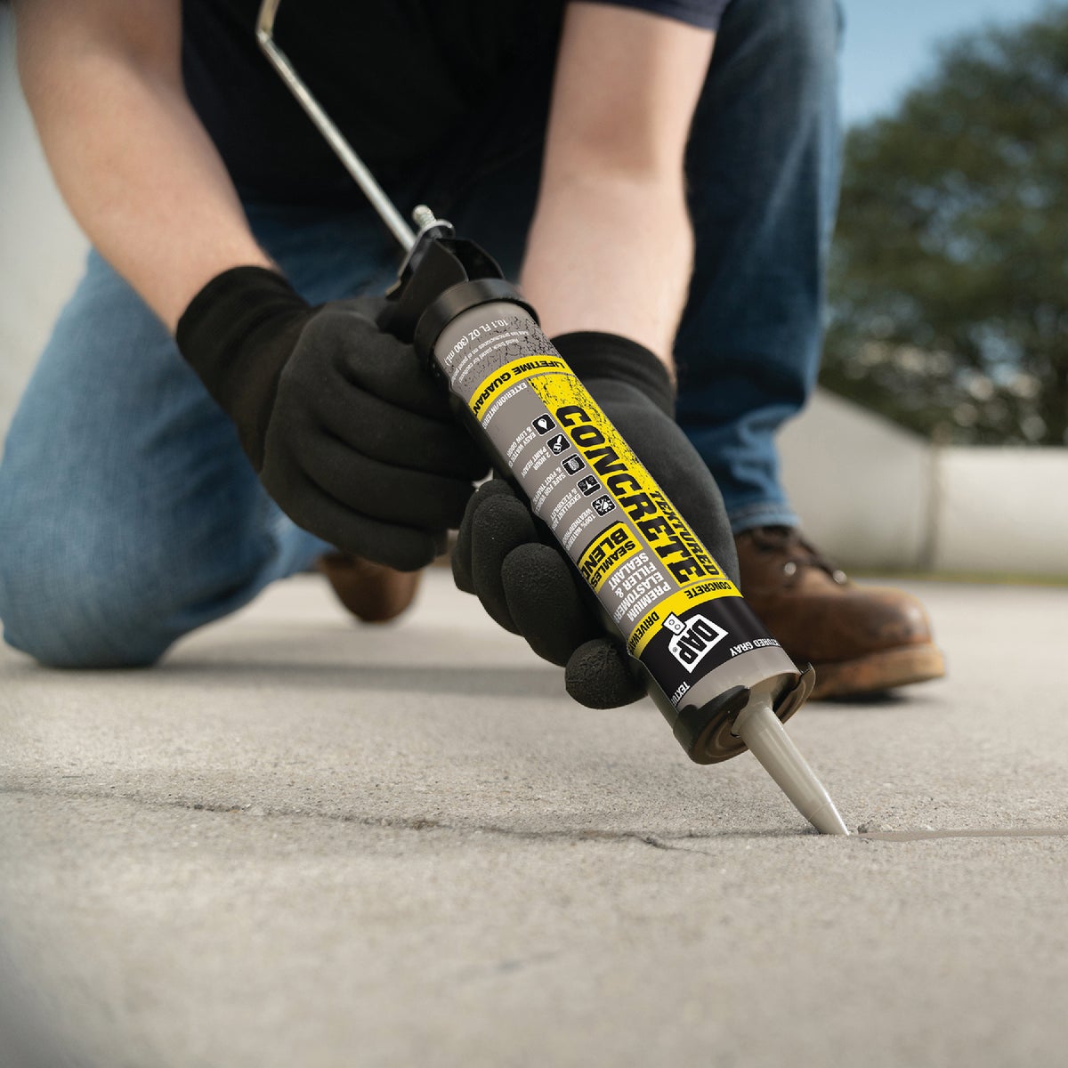 DAP 10.1 Oz. Textured Concrete Premium Elastomeric Latex Filler & Sealant Image 5