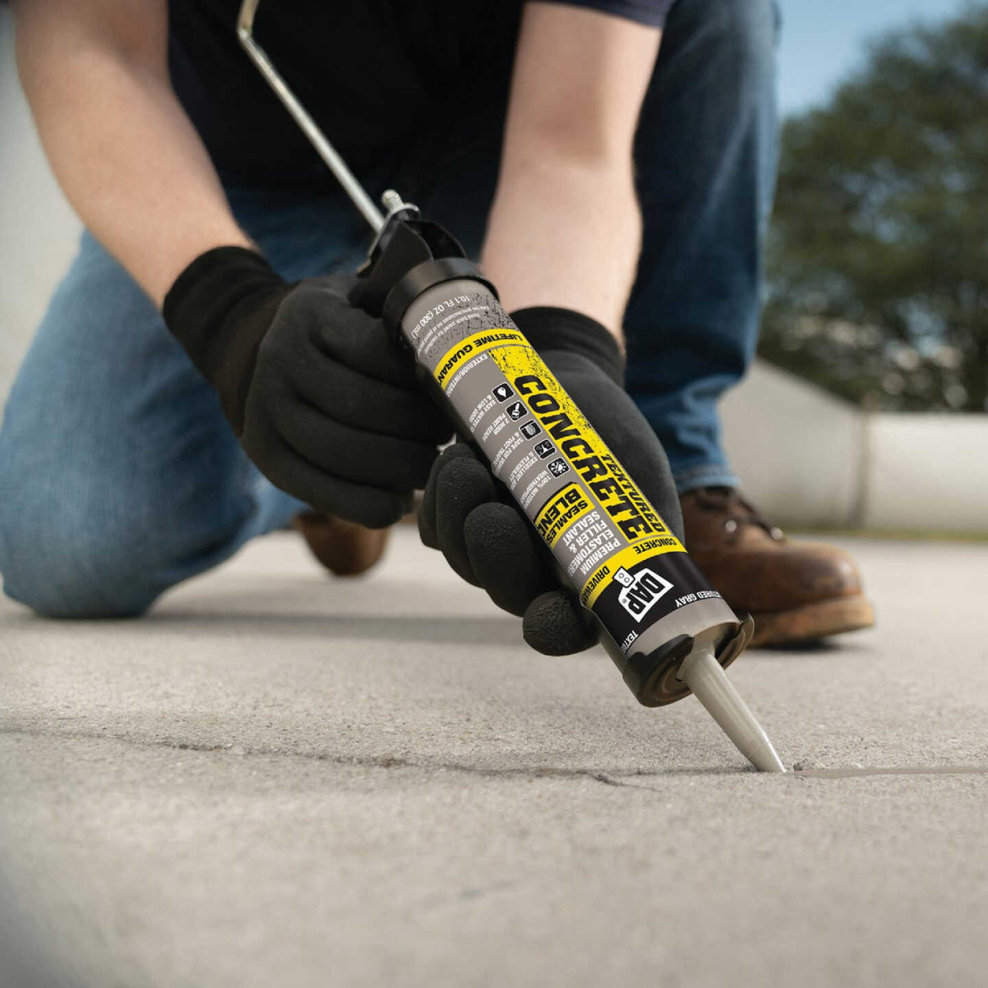 DAP 10.1 Oz. Textured Concrete Premium Elastomeric Latex Filler & Sealant Image 5