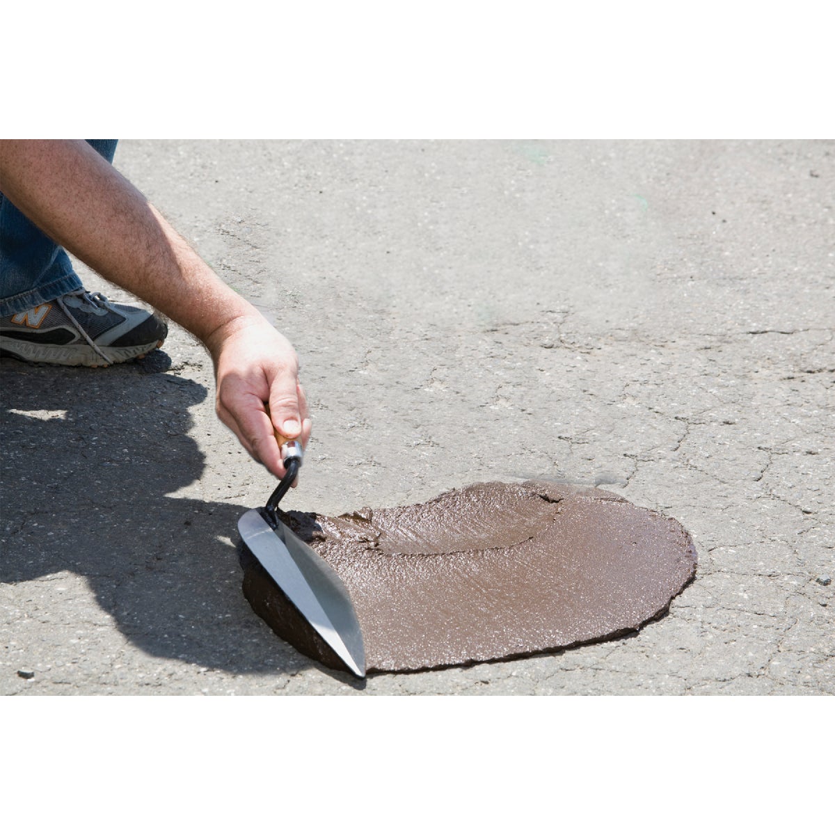 Latex-ite Trowel Patch 2 Gal. Trowel Asphalt Patch Image 2