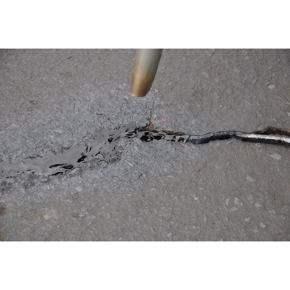 Latex-ite Pli-Stix 30 Ft. Driveway Crack and Joint Filler Image 2