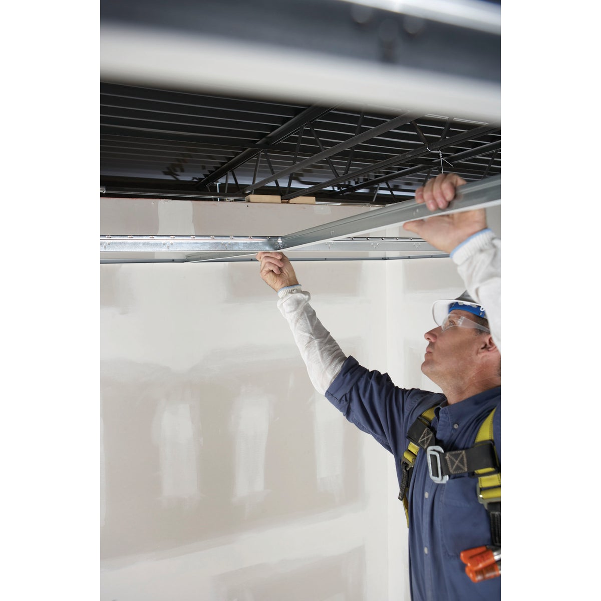 Donn 4 Ft. x 1-1/2 In. White Steel Fire Resistant Ceiling Tile Cross Tee Image 3