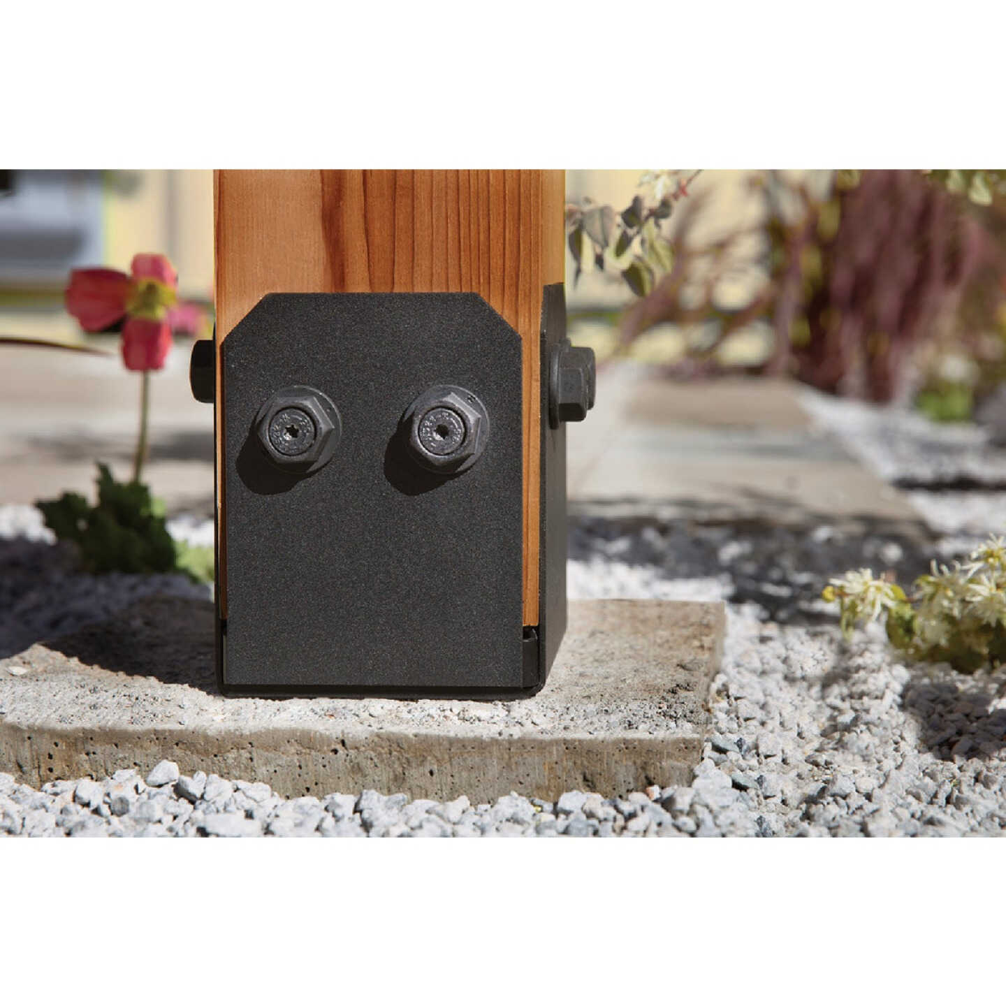 Simpson Strong-Tie Outdoor Accents Avant Collection ZMAX 6X6 Black Post Base Image 3