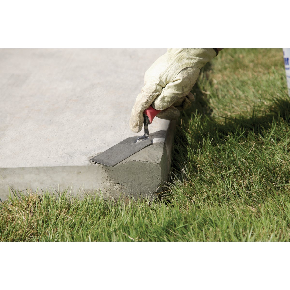 Quikrete 20 Lb. Commercial Grade Quick Setting Cement Repair Image 2