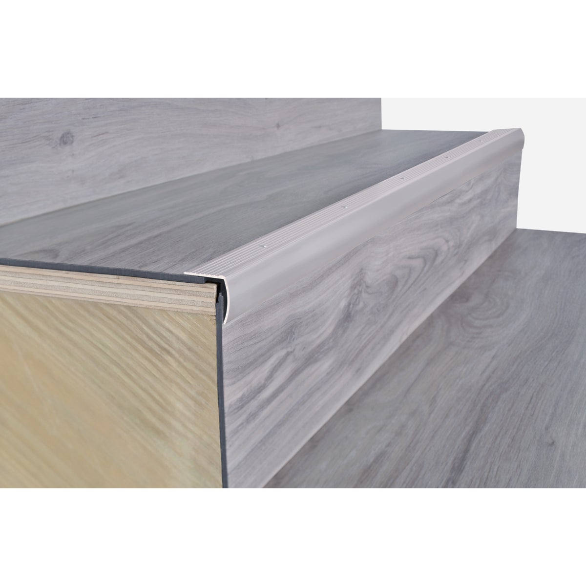 M-D Building Products 1-1/8 In. X 1-1/8 In. X 36 In. Polished Aluminum Stair Edging with Screw Nails Image 3