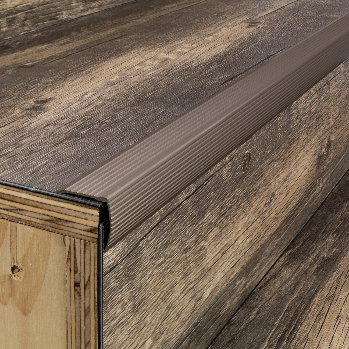 M-D Building Products 36 In. Satin Nickel Aluminum CINCH Fluted Stair Edging Image 3