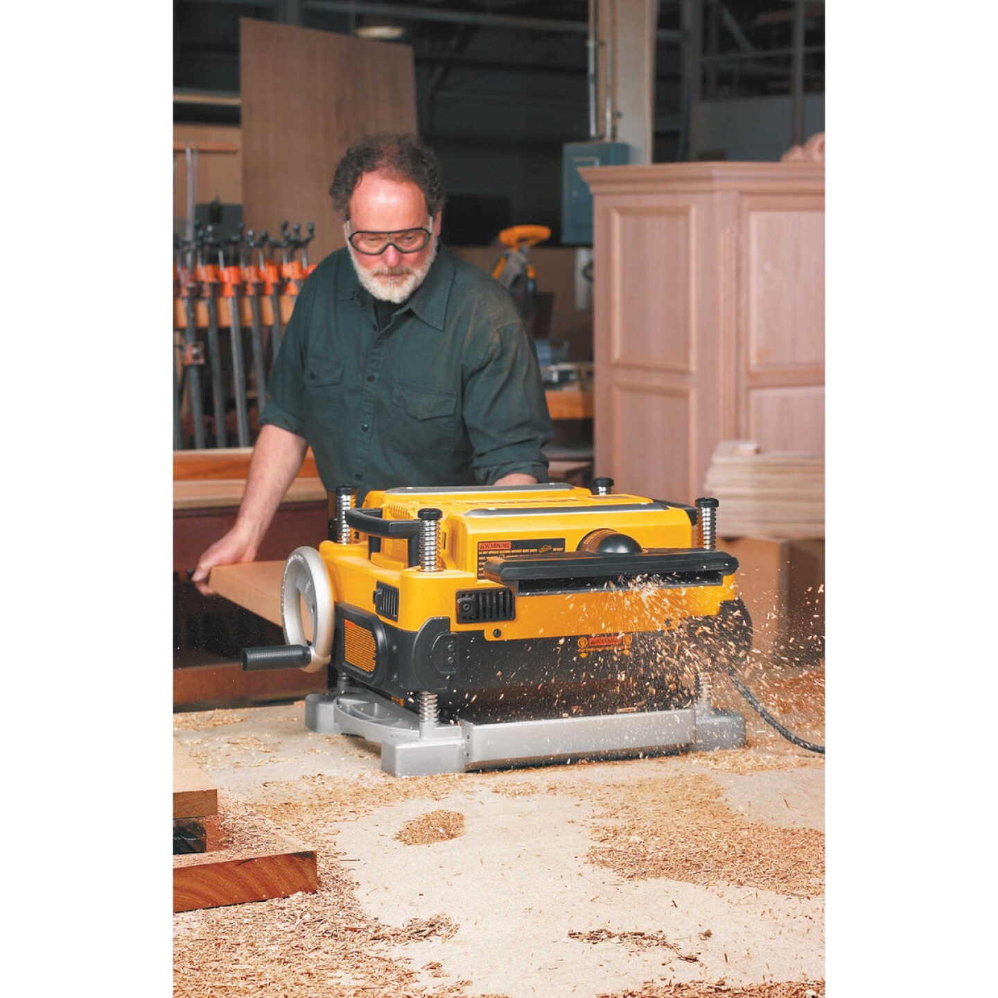 DEWALT 13 In. Three Knife Two-Speed Portable Planer Image 3