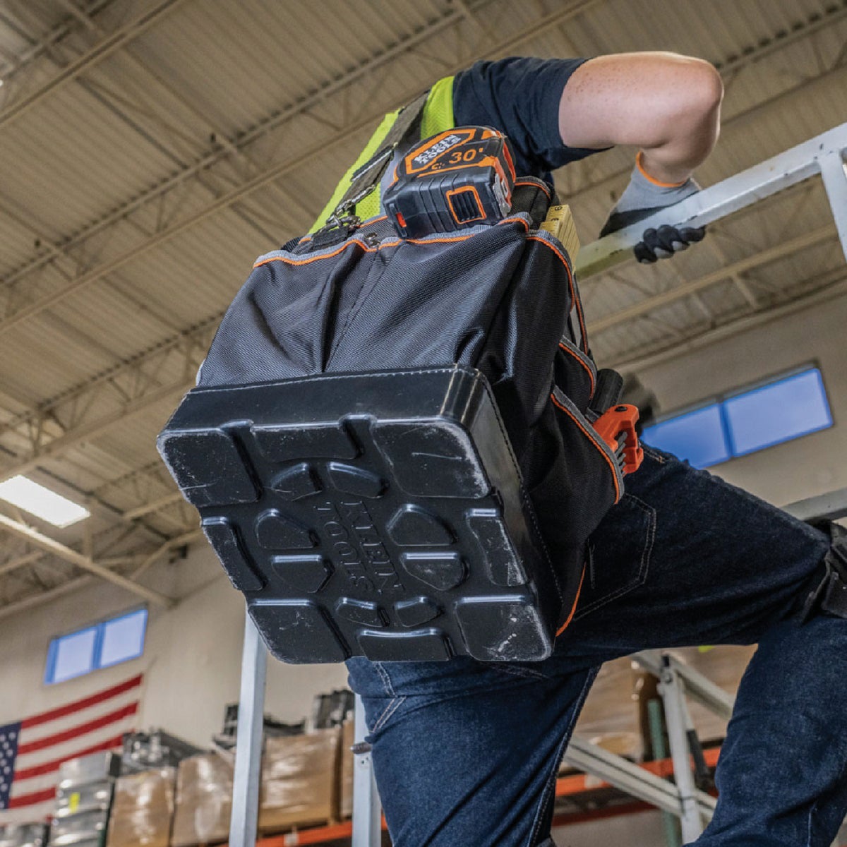 Klein Tradesman Pro 40-Pocket 10 In. Tool Tote Image 2
