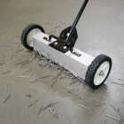 Master Magnetics 18 in. Magnetic Floor Sweeper Image 3