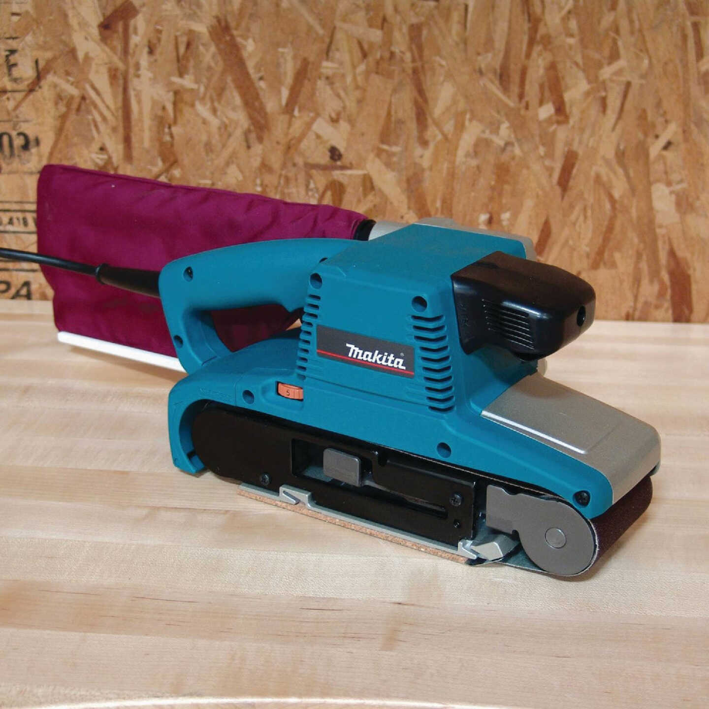 Makita 3 In. x 24 In. Belt Sander Image 5