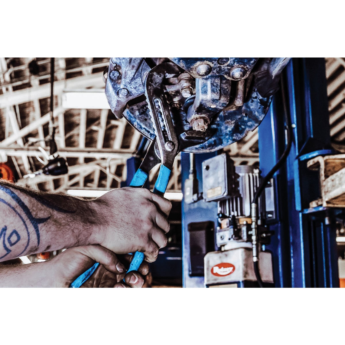 Channellock 16 In. Straight Jaw Groove Joint Pliers Image 6