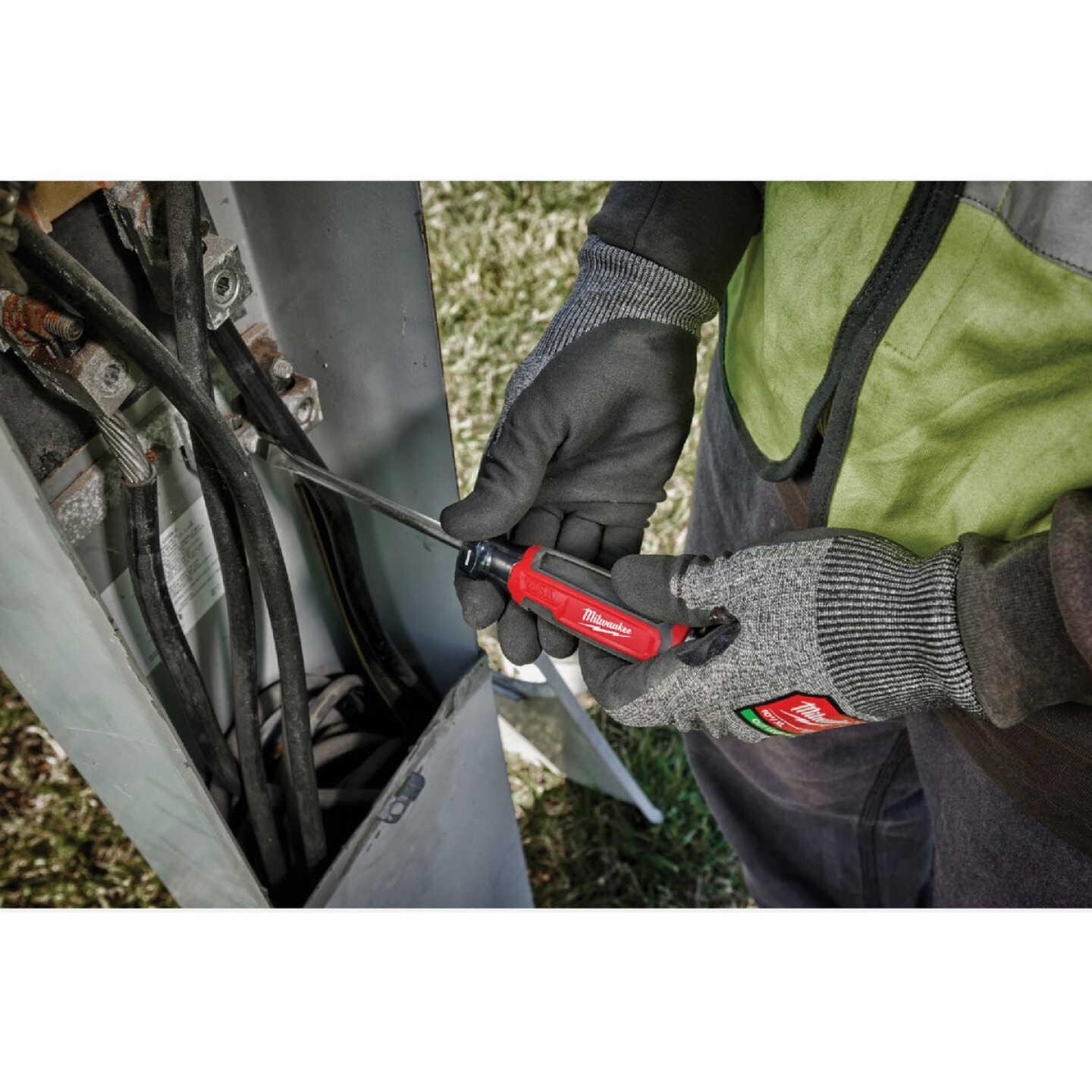 Milwaukee 5/16 In. x 6 In. Slotted Demolition Screwdriver with Cushion Grip Image 5
