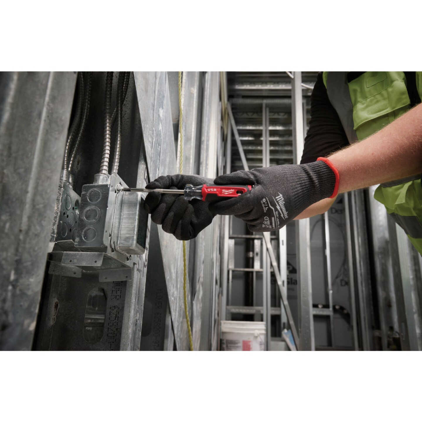 Milwaukee #1 x 3 In. Phillips Screwdriver with Cushion Grip Image 5