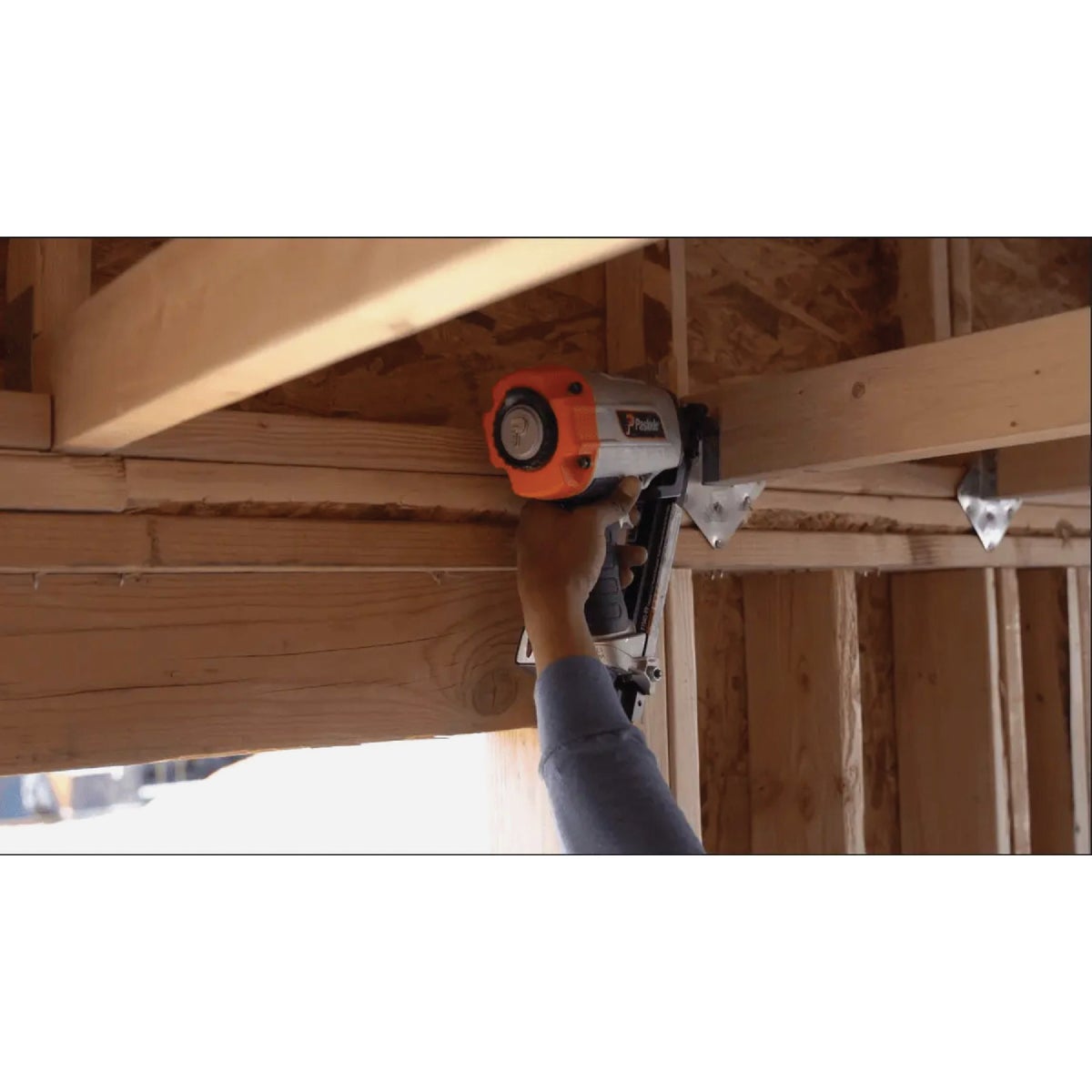 Paslode 30 Degree 1-1/2 In. Pneumatic Positive Placement Metal Connector Nailer Image 2