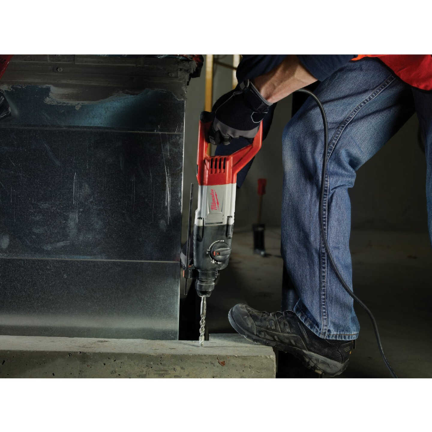 Milwaukee 1 In. SDS-Plus 8.0-Amp Electric Rotary Hammer Drill Image 5