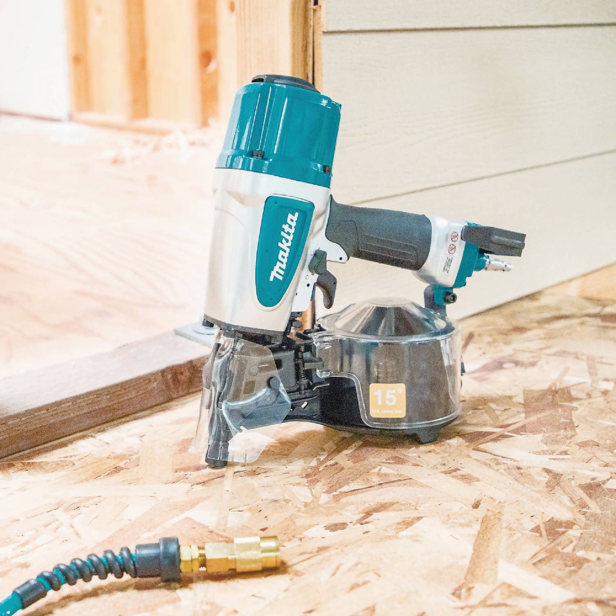Makita 15 Degree 2-1/2 In. Coil Siding Nailer Image 3