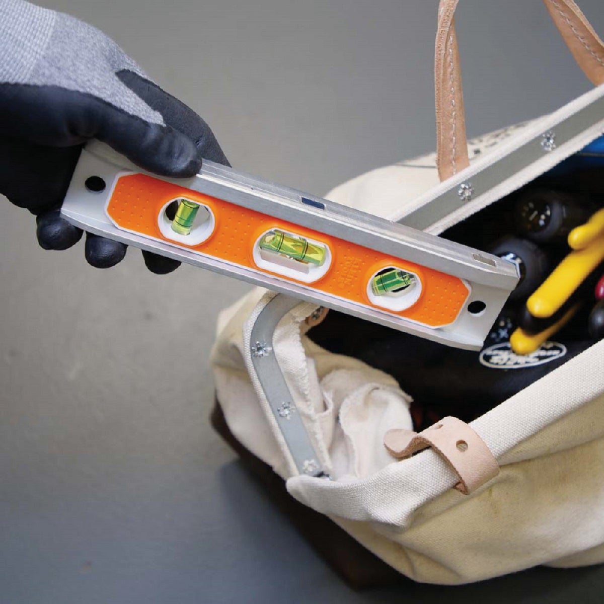 Klein 9 In. Aluminum Rare-Earth Magnet Torpedo Level Image 2