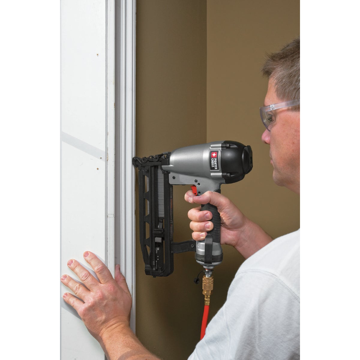 Porter Cable 16-Gauge 2-1/2 In. Straight Finish Nailer Kit Image 4