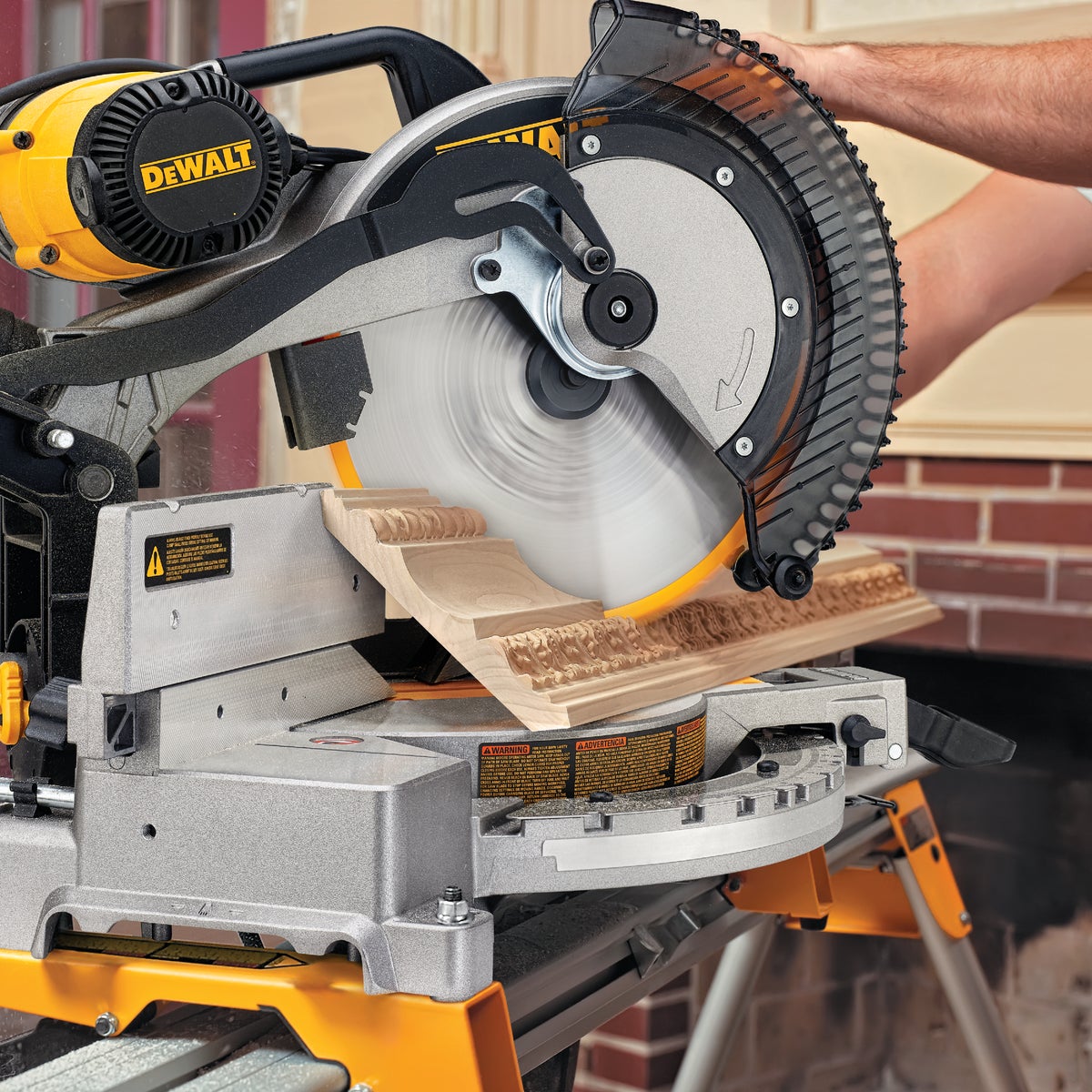 DEWALT 12 In. 15-Amp Dual-Bevel Compound Miter Saw Image 2