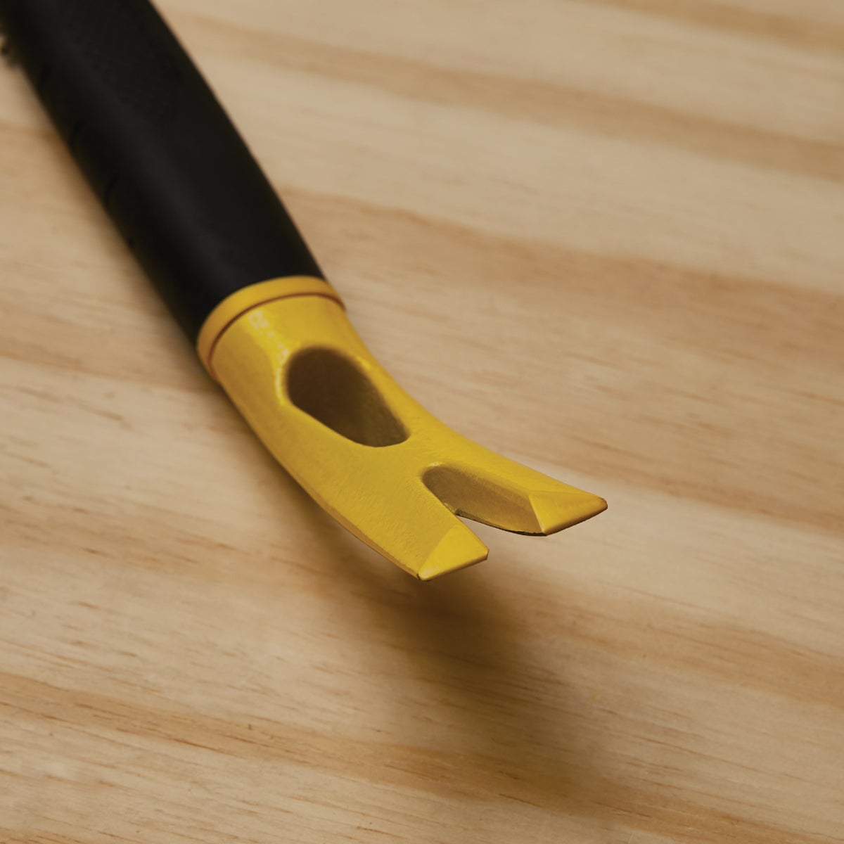 Stanley FatMax 18 In. Fubar Utility Wrecking Bar Image 3