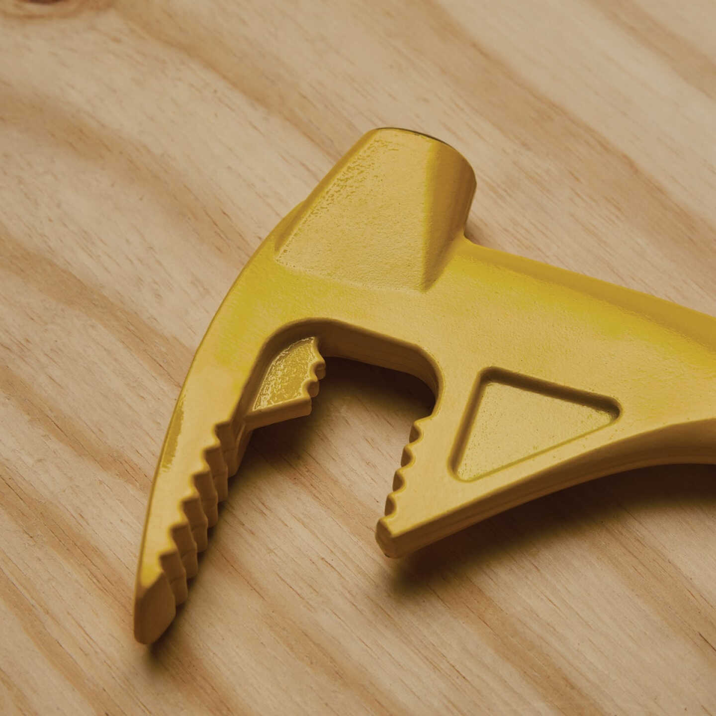 Stanley FatMax 18 In. Fubar Utility Wrecking Bar Image 2