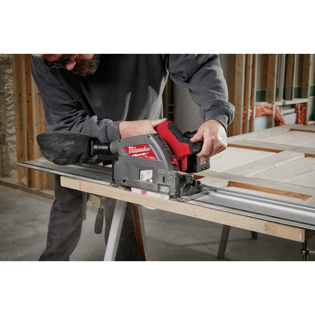 Milwaukee 31 In. Track Saw Guide Rail Image 5