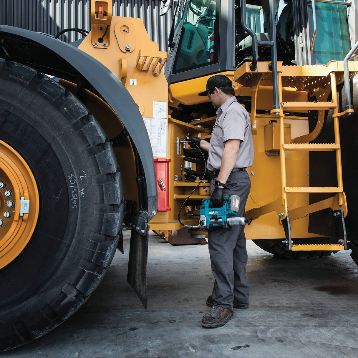 Makita 18V LXT Lithium-Ion Cordless Grease Gun (Tool Only) Image 6