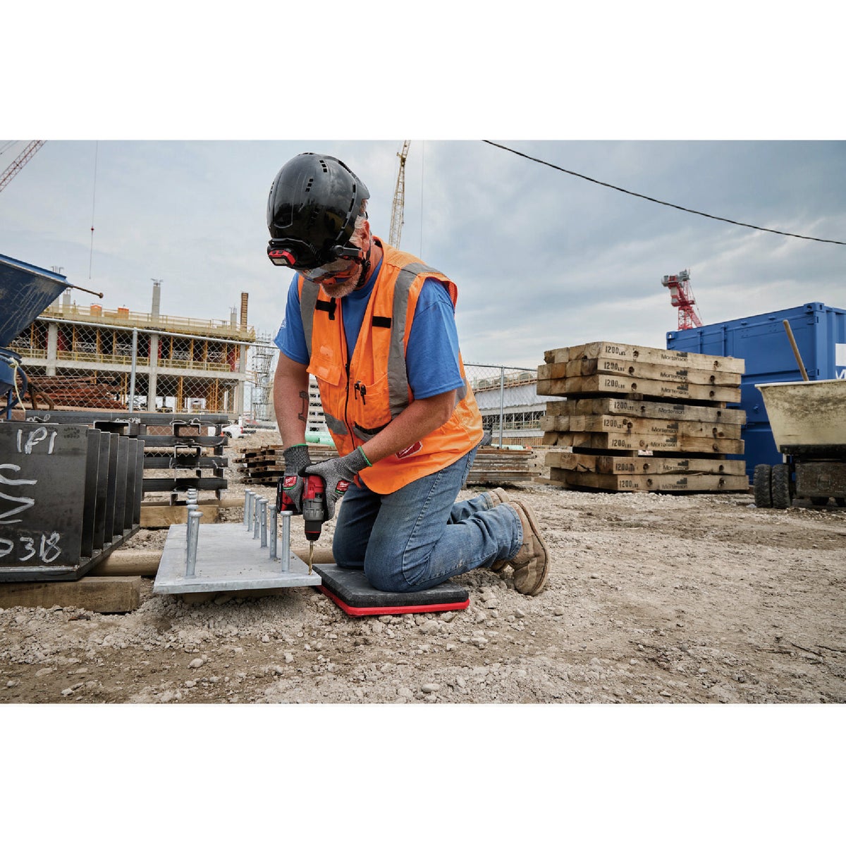 Milwaukee PACKOUT Kneeling Pad Image 5