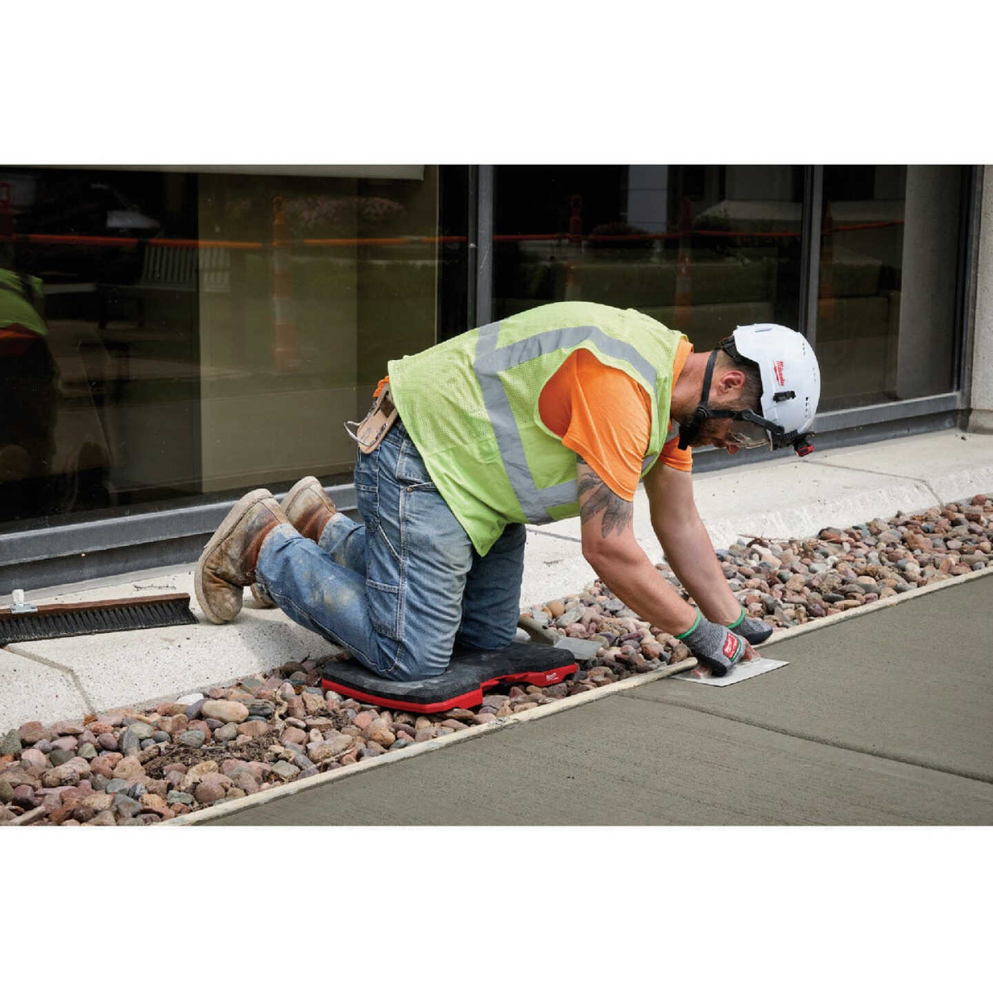 Milwaukee PACKOUT Kneeling Pad Image 4