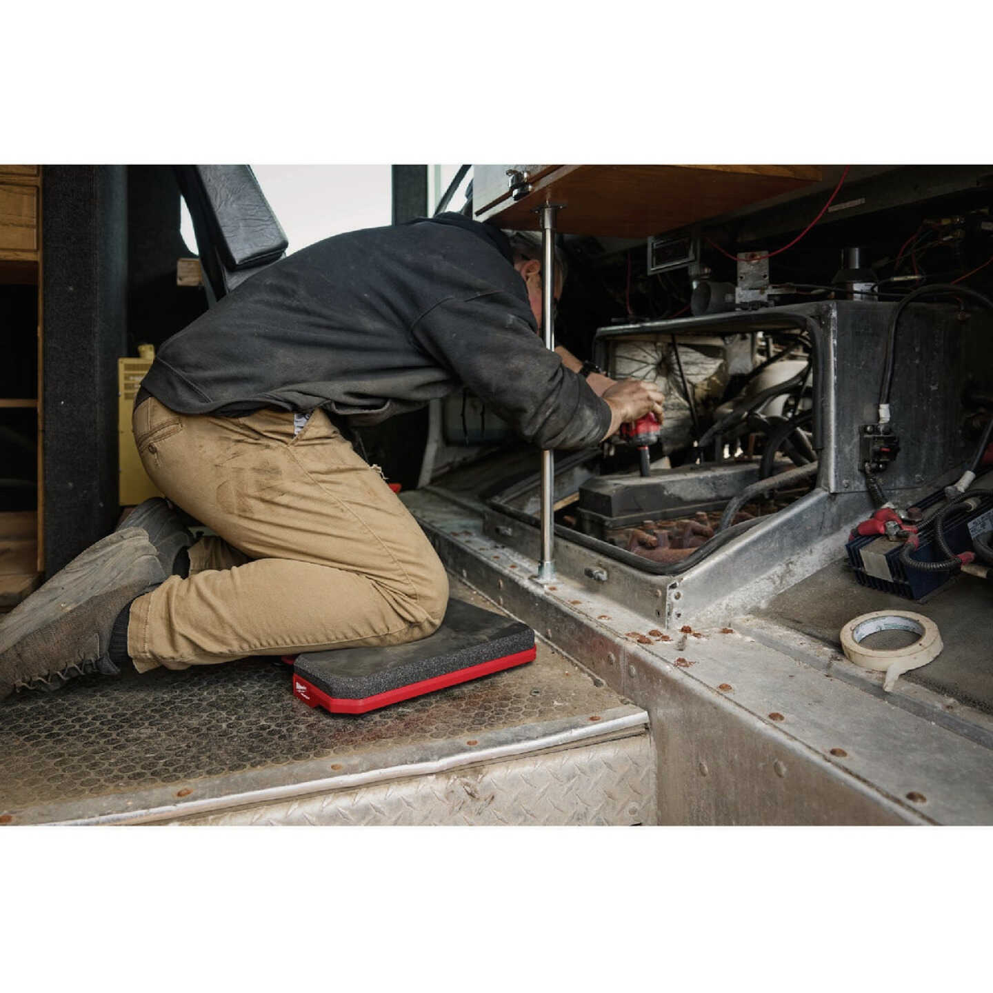 Milwaukee PACKOUT Kneeling Pad Image 6