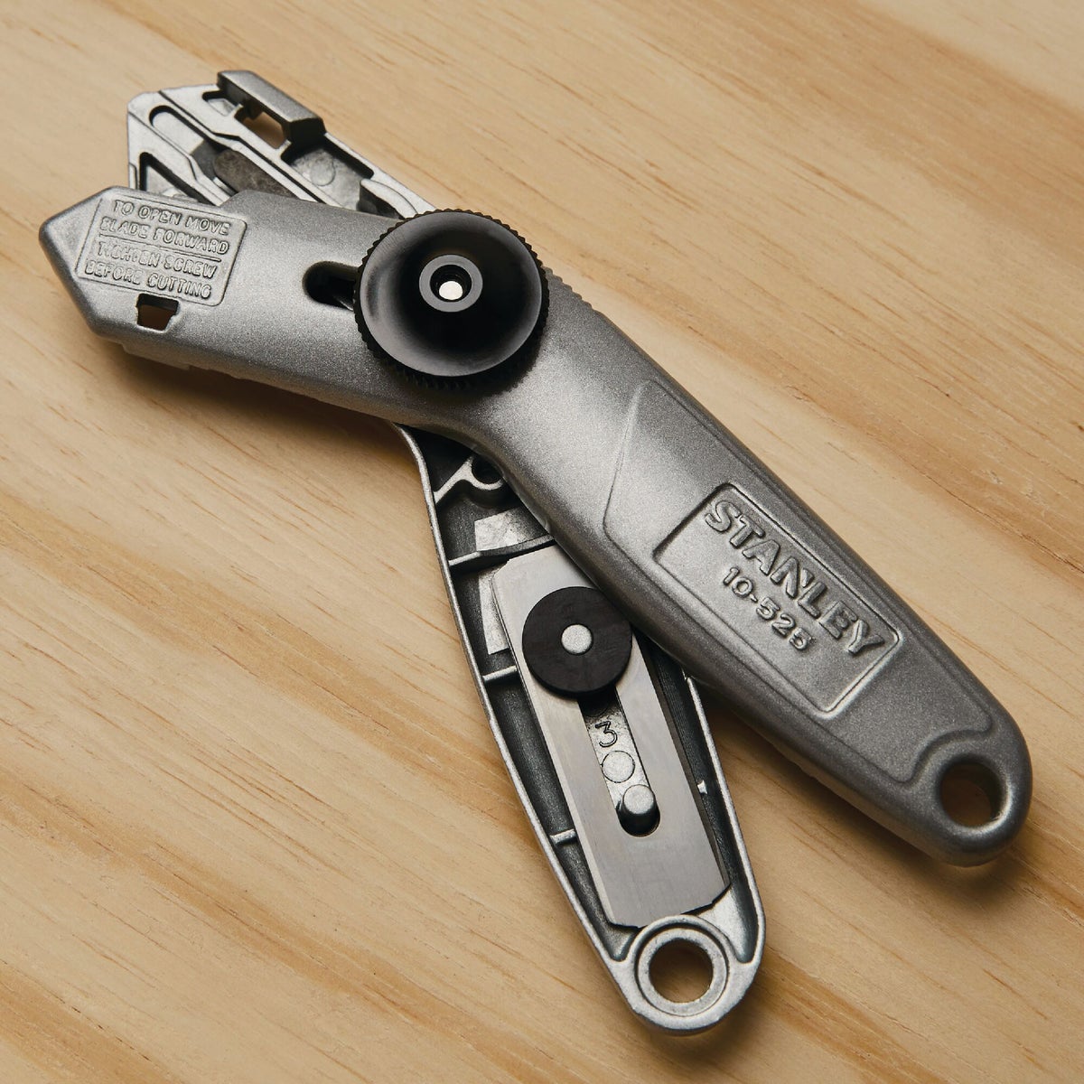 Stanley Retractable Carpet Knife Image 2