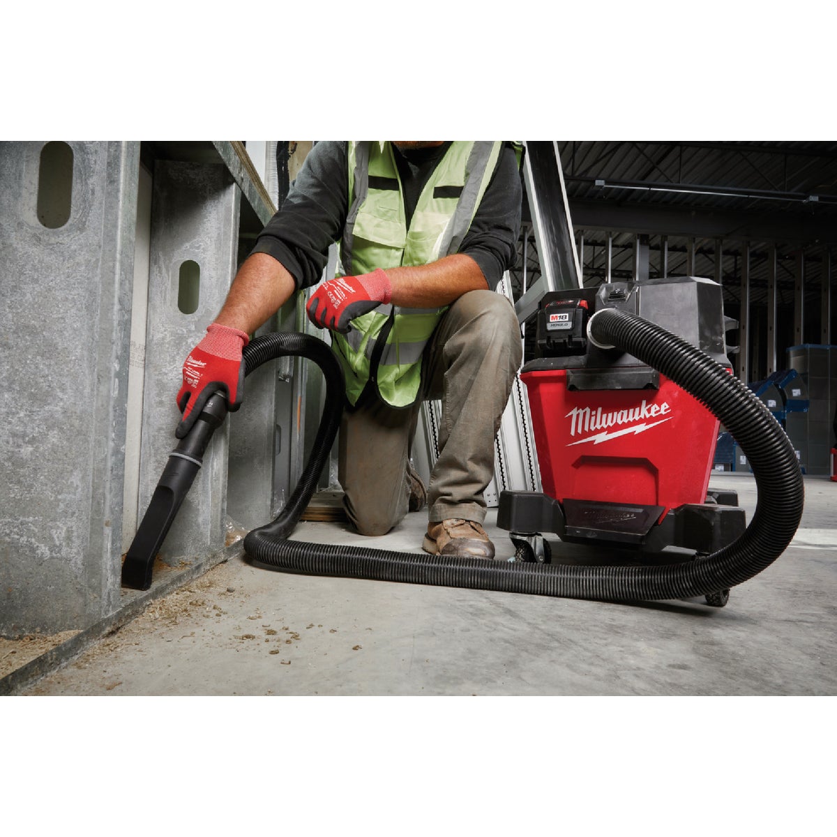 Milwaukee 1-7/8 In. x 8-1/2 In. Black Plastic Curved Vacuum Nozzle Image 3