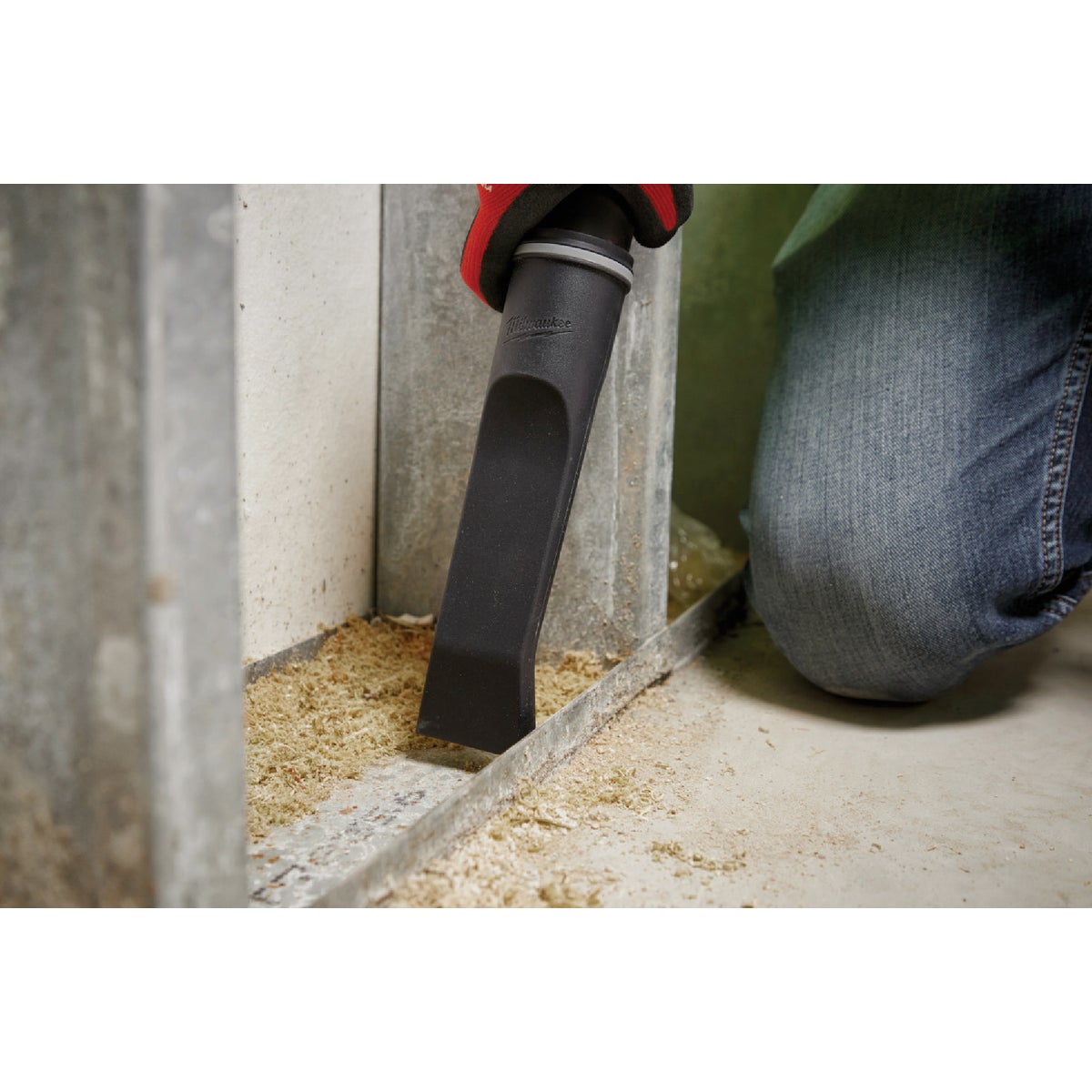 Milwaukee 1-7/8 In. x 8-1/2 In. Black Plastic Curved Vacuum Nozzle Image 2