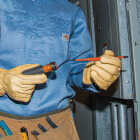 Klein 2-in-1 Flip-Blade Insulated Multi-Bit Screwdriver Image 3
