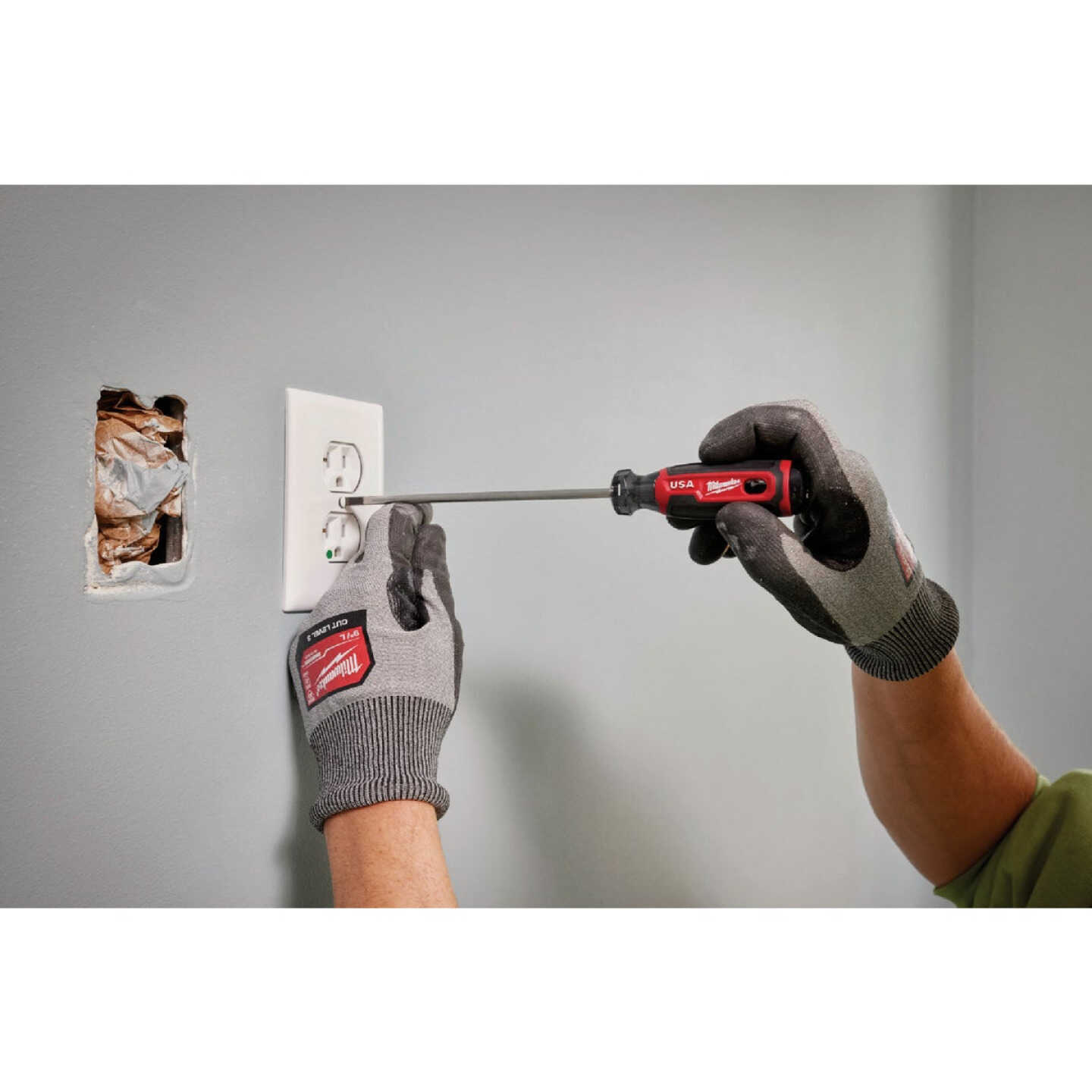 Milwaukee 3/16 In. x 8 In. Cushion Grip Cabinet Tip Slotted Screwdriver (USA) Image 5