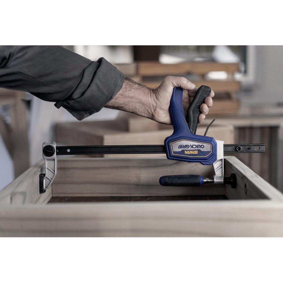 Irwin QUICK-GRIP 12 In. Medium Duty Hybrid Bar Clamp Image 8