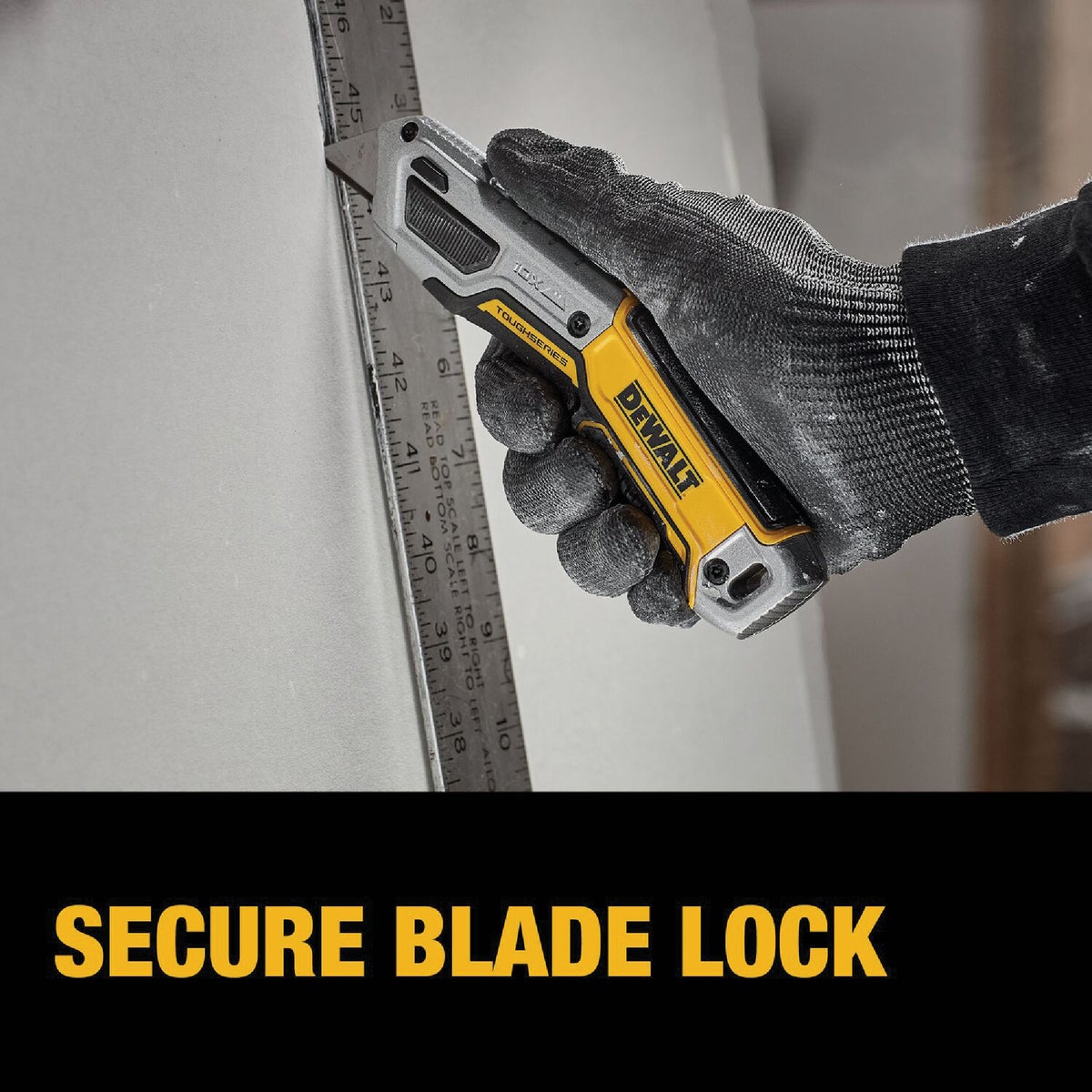 DEWALT TOUGHSERIES Retractable Utility Knife Image 3