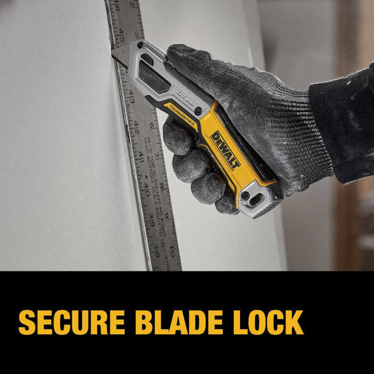 DEWALT TOUGHSERIES Retractable Utility Knife Image 3