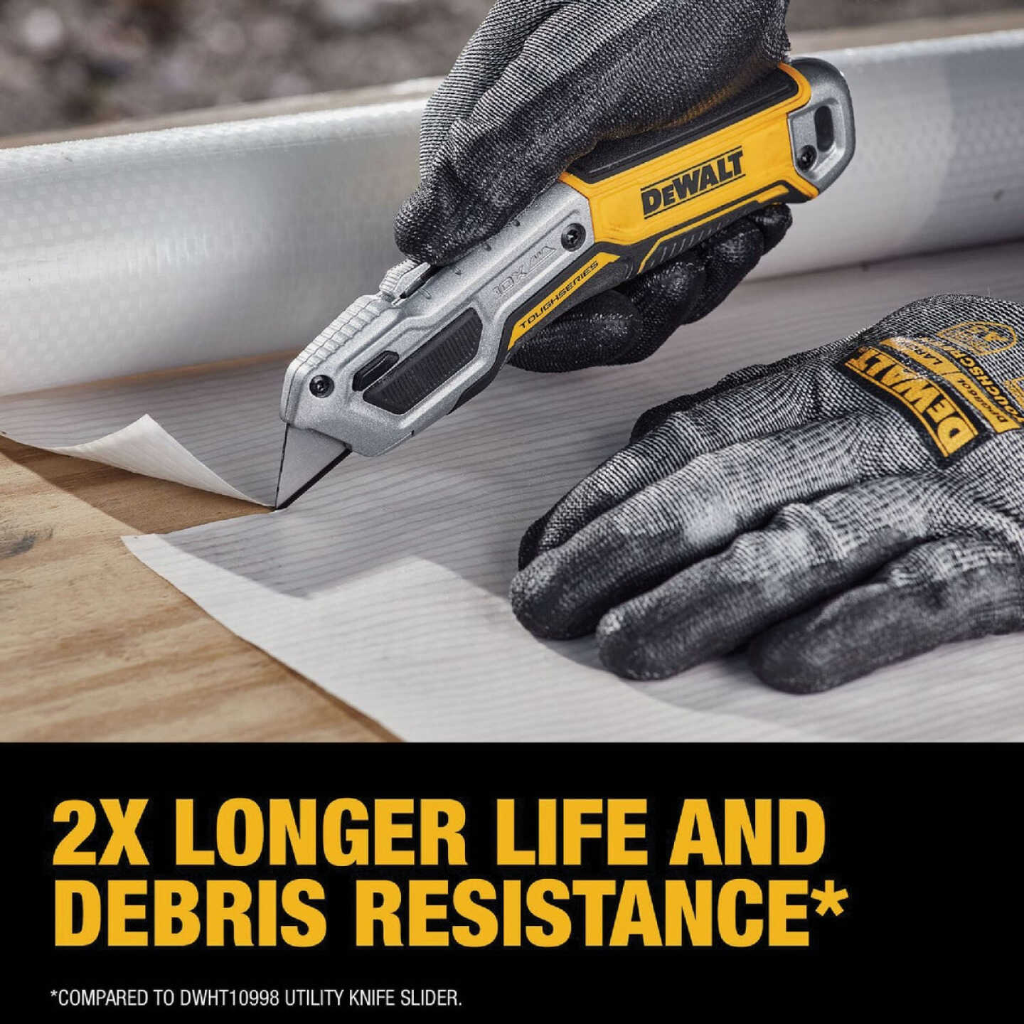 DEWALT TOUGHSERIES Retractable Utility Knife Image 2