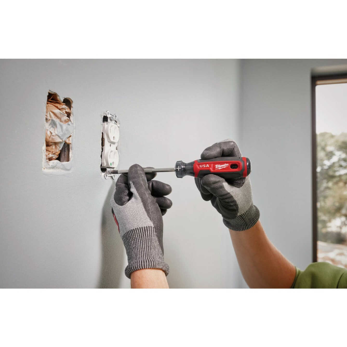 Milwaukee #2 x 4 In. Phillips Screwdriver with Cushion Grip Image 6