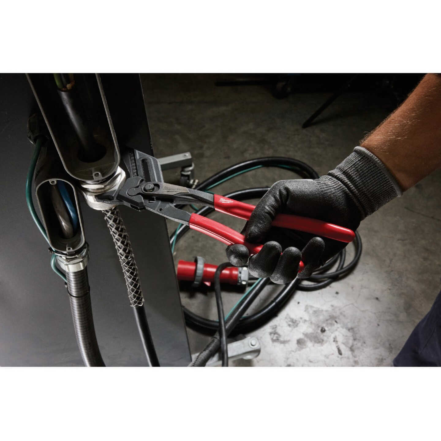 Milwaukee 7 In. Pliers Wrench Image 2