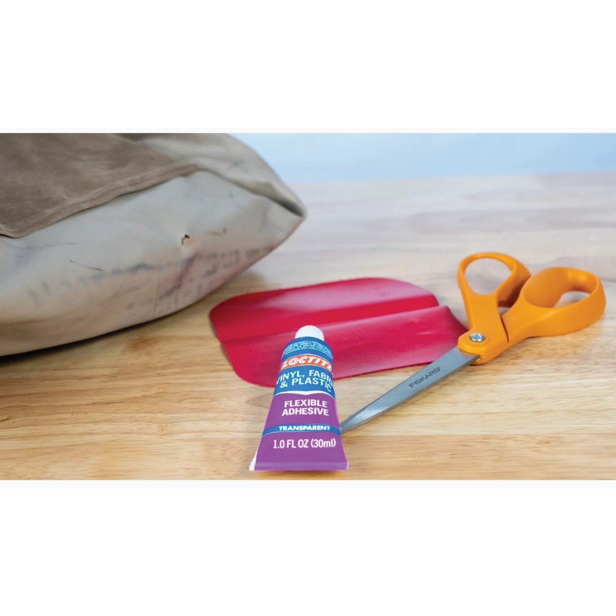 LOCTITE 1 Oz. Clear Vinyl, Fabric, & Plastic Flexible Repair Adhesive Image 2