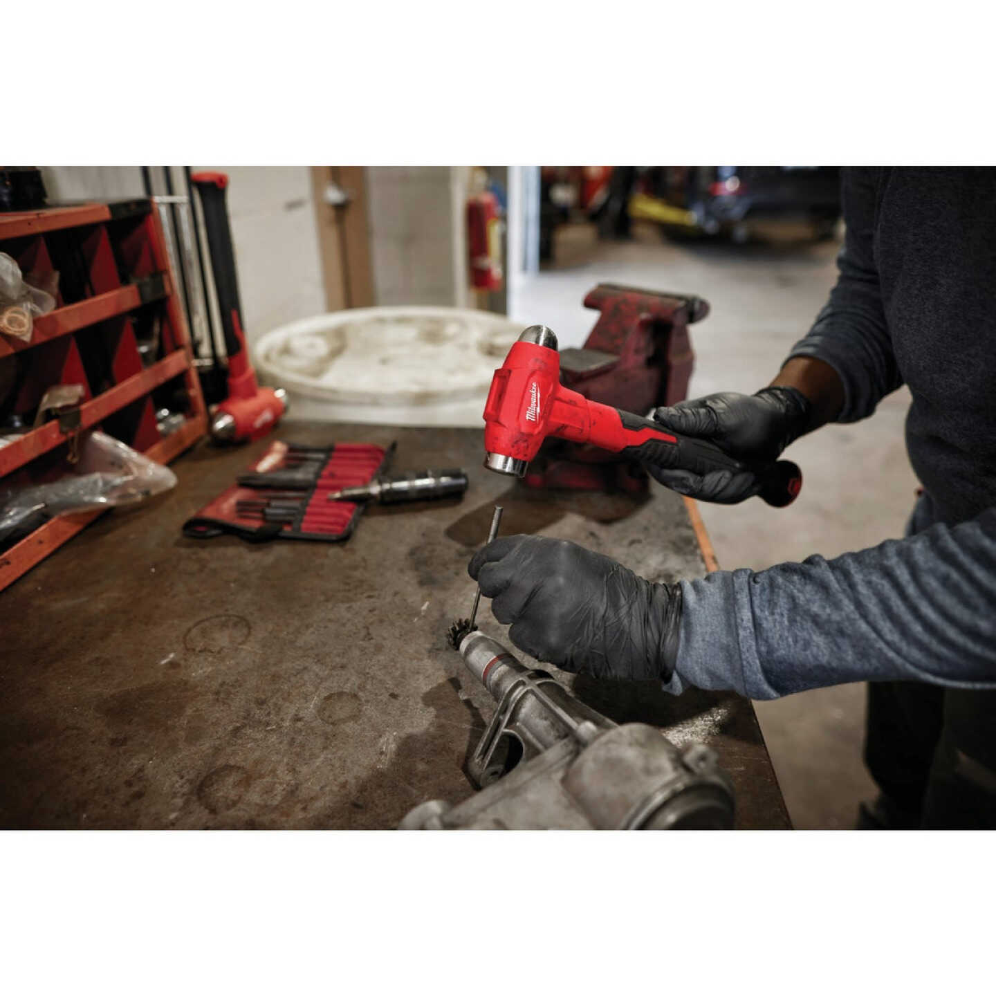 Milwaukee 16 Oz. Dead Blow Ball Peen Hammer Image 4