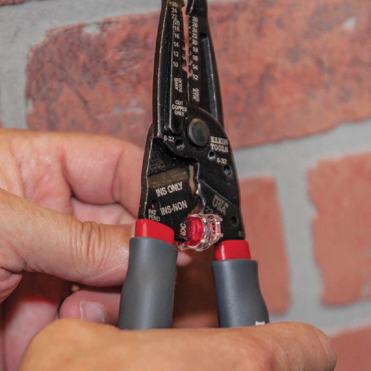 Klein-Kurve 7-3/4 In. Wire Stripper/Crimper Multi-Tool Image 4