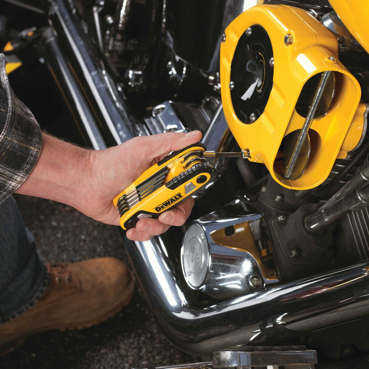 DEWALT Metric Folding and Locking Hex Key Set, 8-Piece Image 3